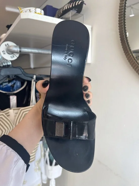 Gucci Black Patent Leather Open-Toe Kitten Heel Mule - Picture 3 of 10